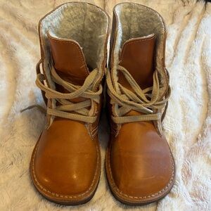 Duckfeet! Tan Leather Lace-Up Boots
